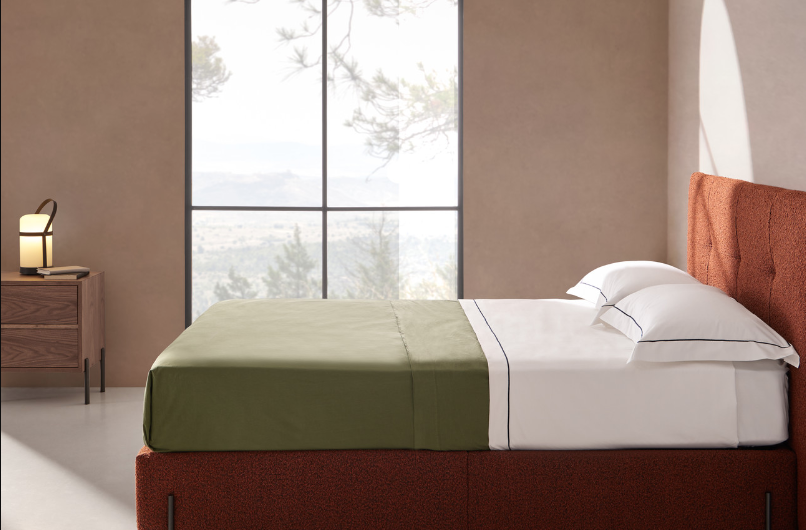 habitación con ventanal