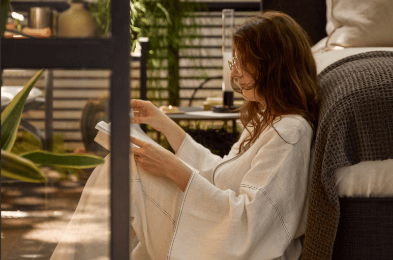 habitación con ventanas abiertas, habitación ventilada