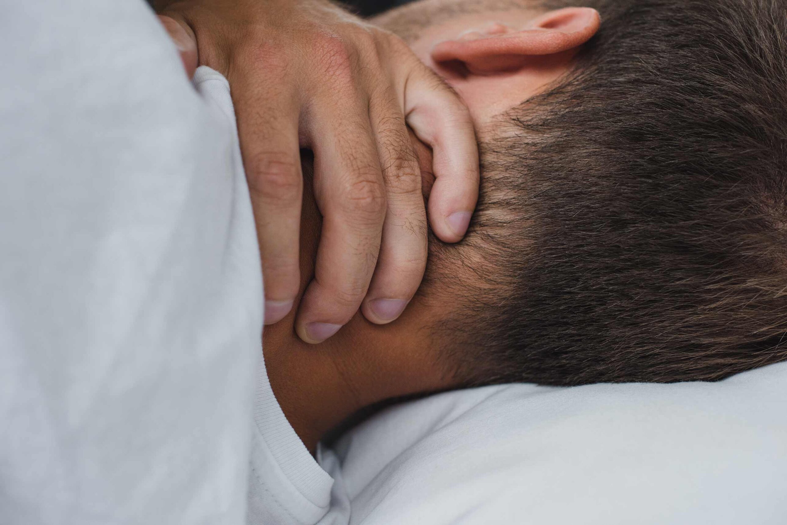 Cervicales, mareos y cansancio: ¿qué relación tienen?